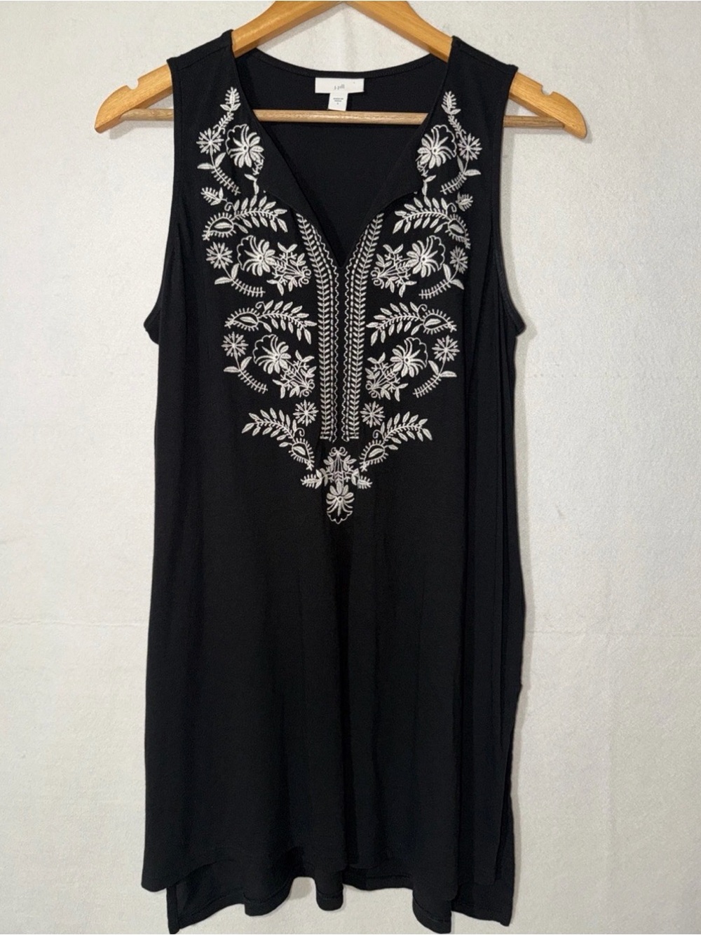 J Jill, black embroidered V-neck tunic top sleeveless size small Boho